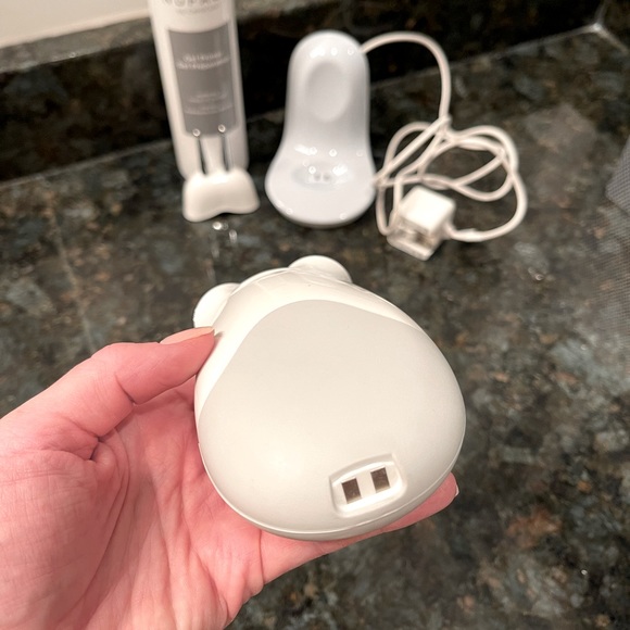 The Trinity + ELE Facial Micro-current Device - Picture 3 of 4